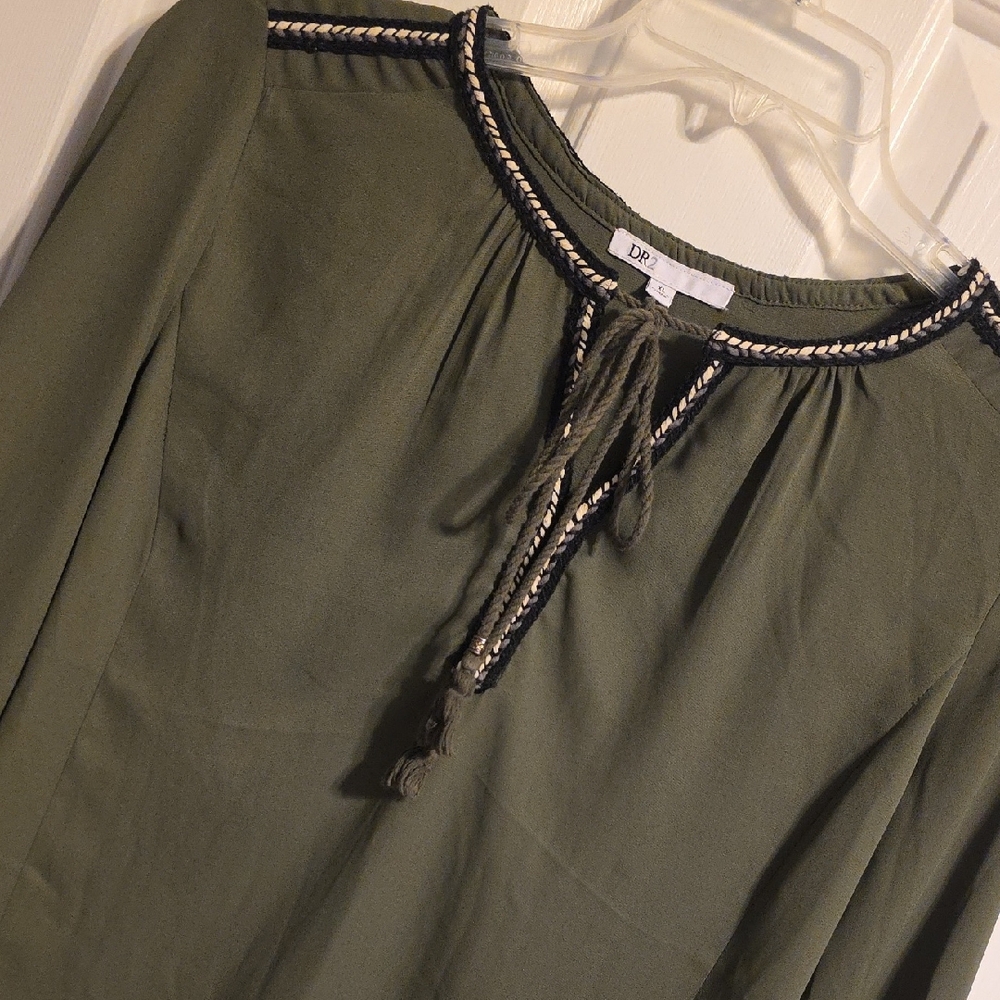 DR2 Dark Green Top with Unique Trim T132